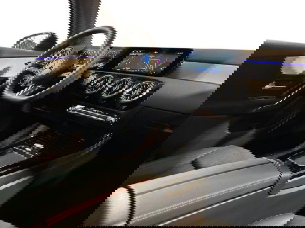 Mercedes-Benz Classe A nuova a Bologna (15)