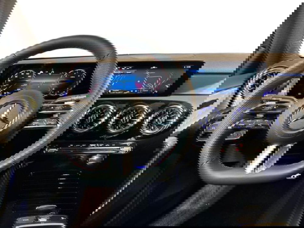 Mercedes-Benz Classe A nuova a Bologna (14)