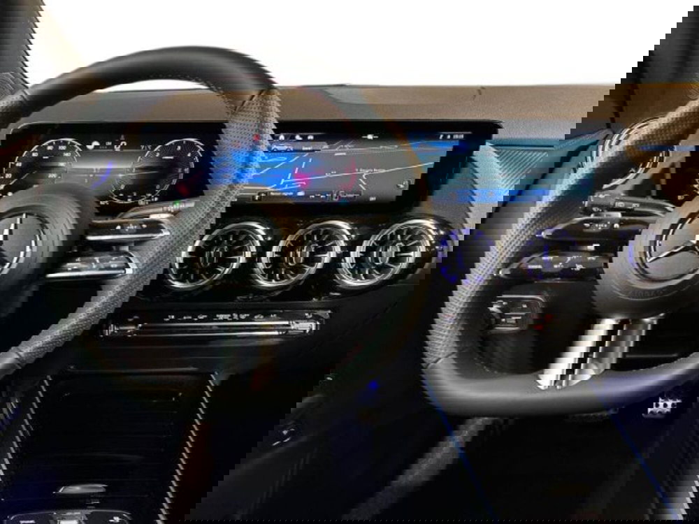 Mercedes-Benz GLA SUV nuova a Bologna (14)