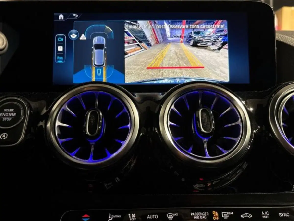 Mercedes-Benz GLA SUV nuova a Bologna (12)
