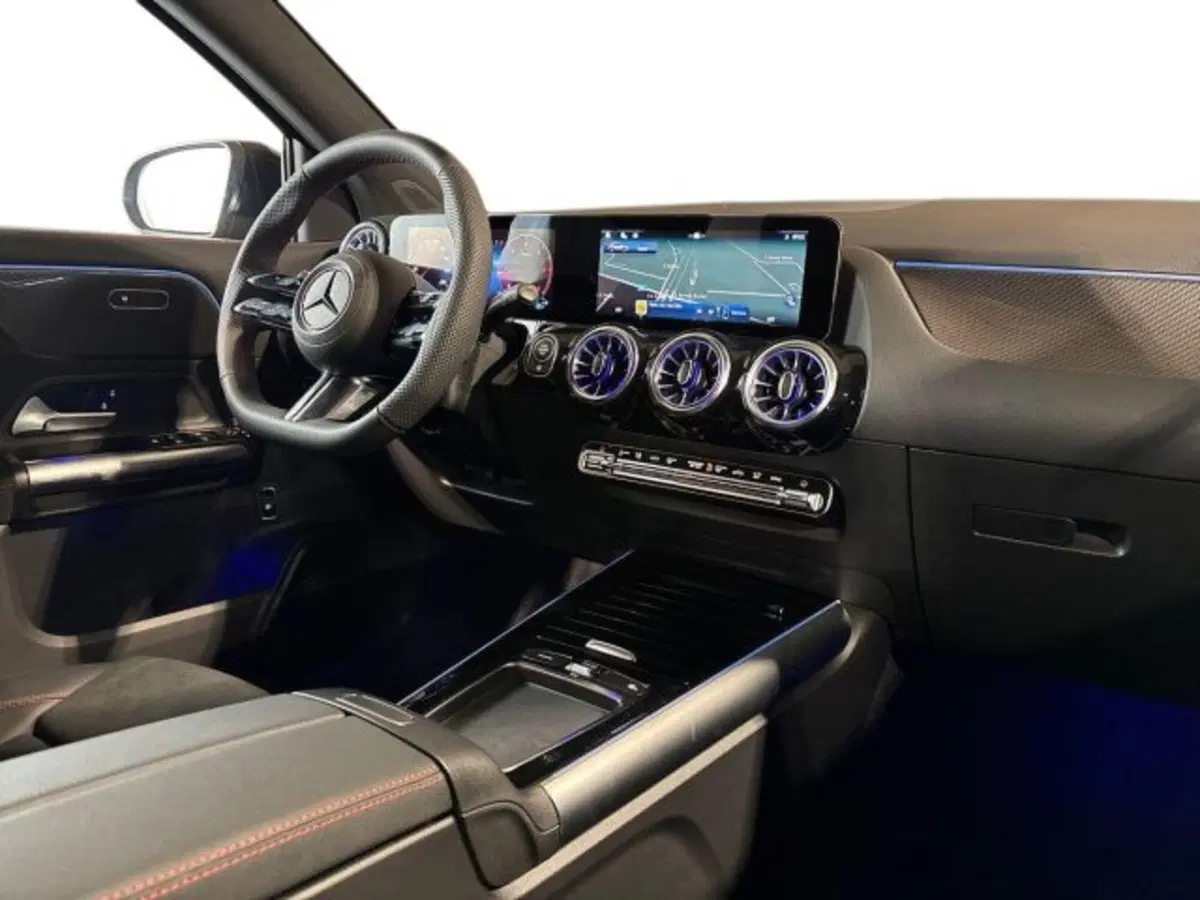 Mercedes-Benz GLA SUV nuova a Bologna (15)