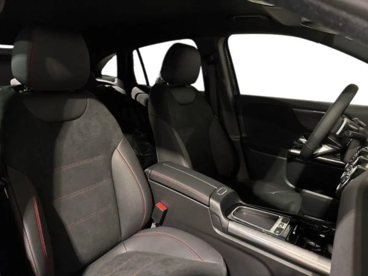Mercedes-Benz GLA SUV nuova a Bologna (16)