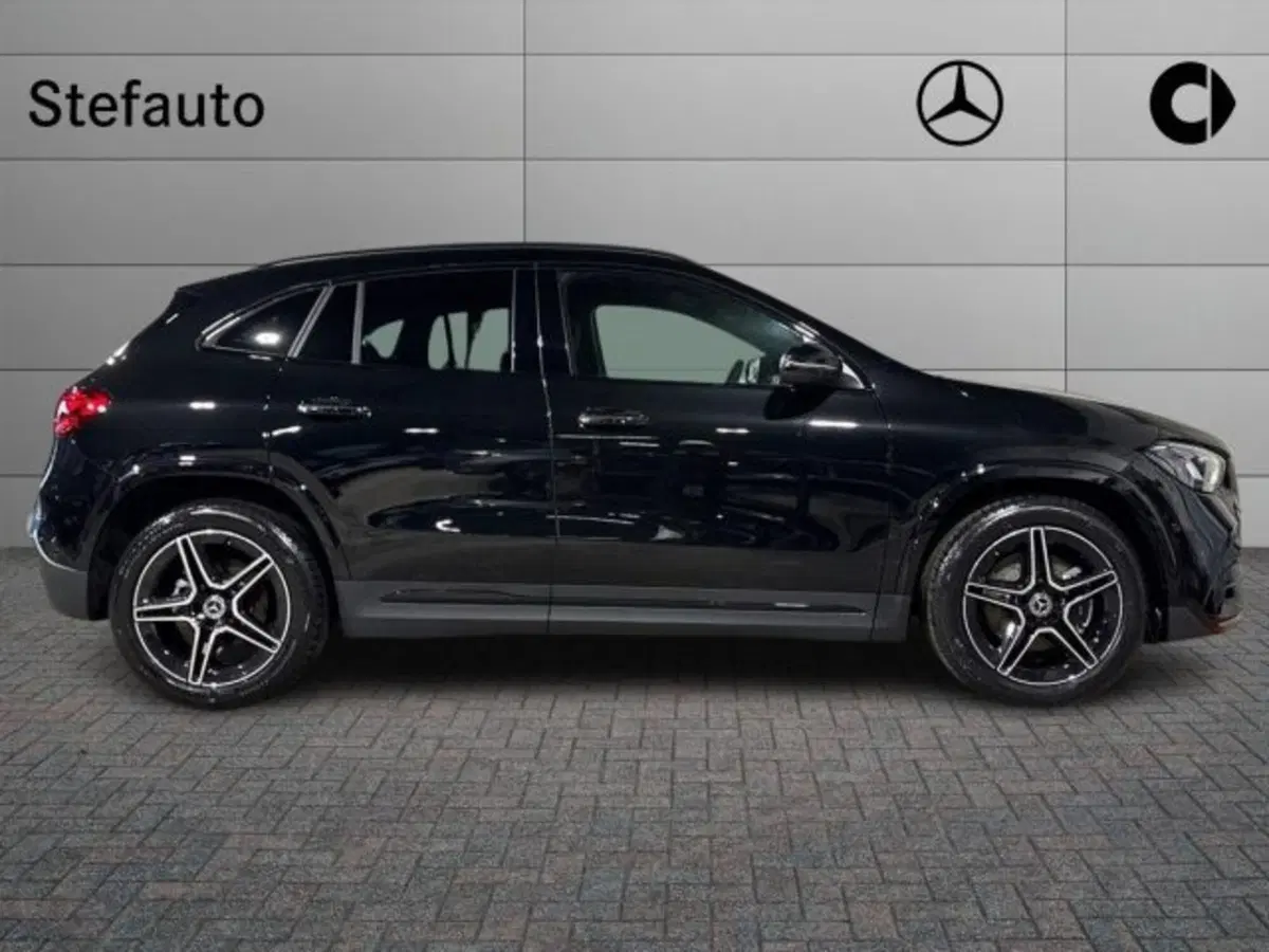 Mercedes-Benz GLA SUV nuova a Bologna (2)