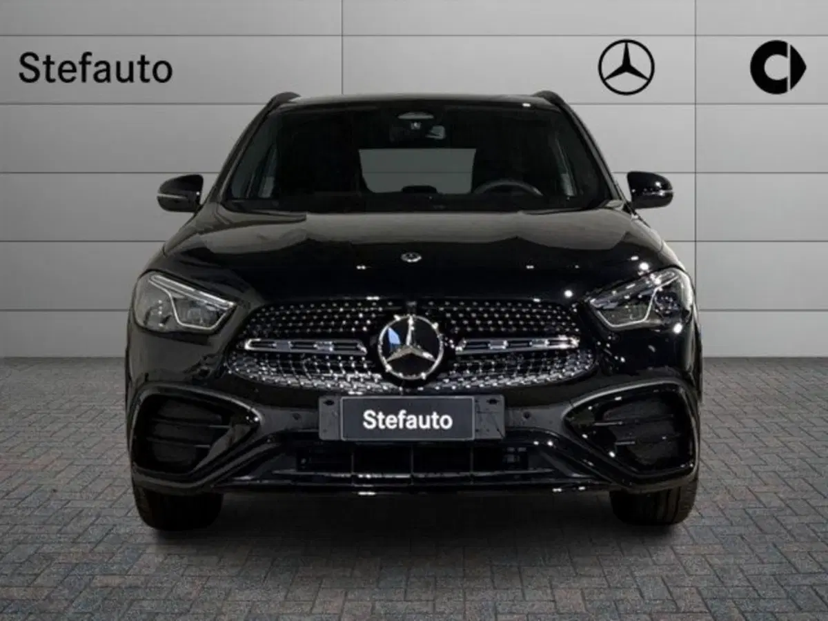 Mercedes-Benz GLA SUV nuova a Bologna (4)
