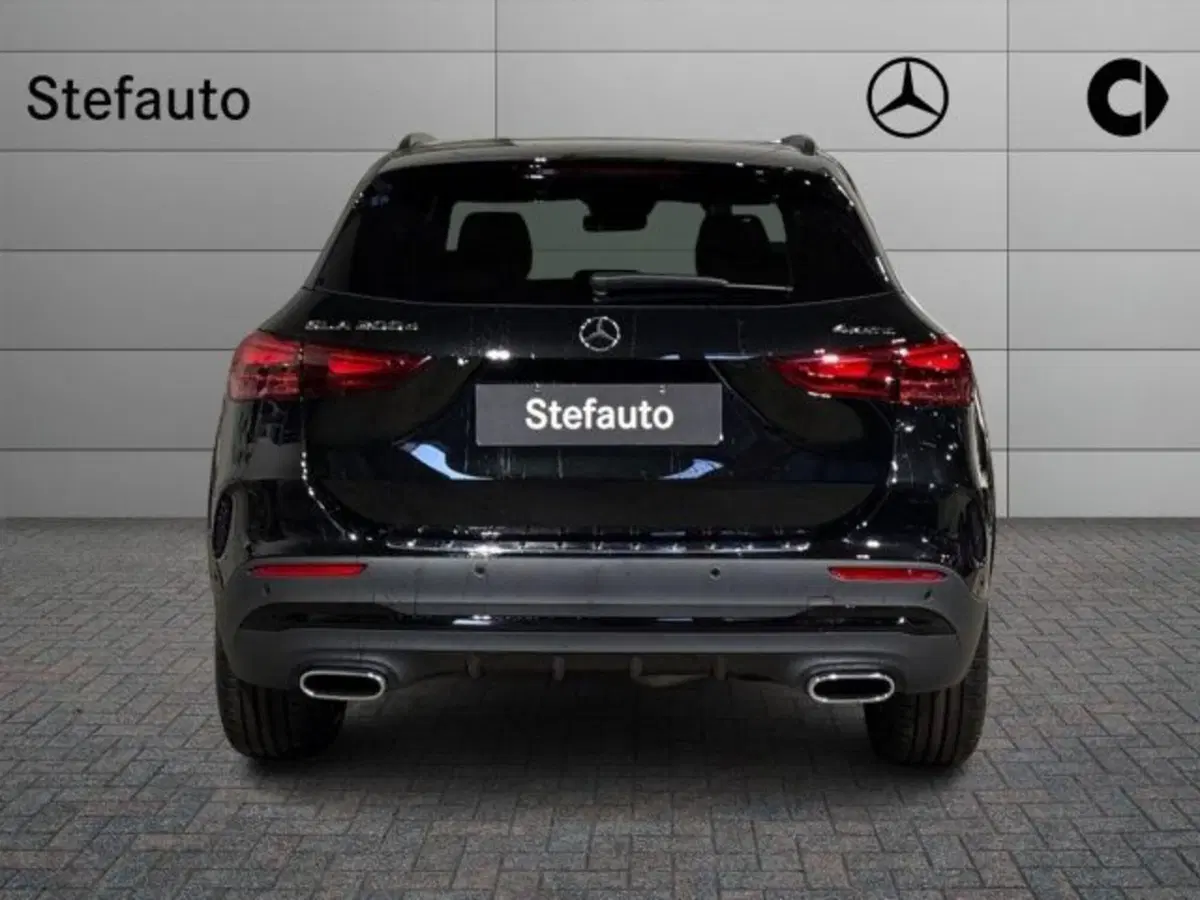 Mercedes-Benz GLA SUV nuova a Bologna (6)