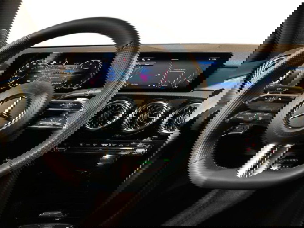 Mercedes-Benz Classe A nuova a Bologna (14)