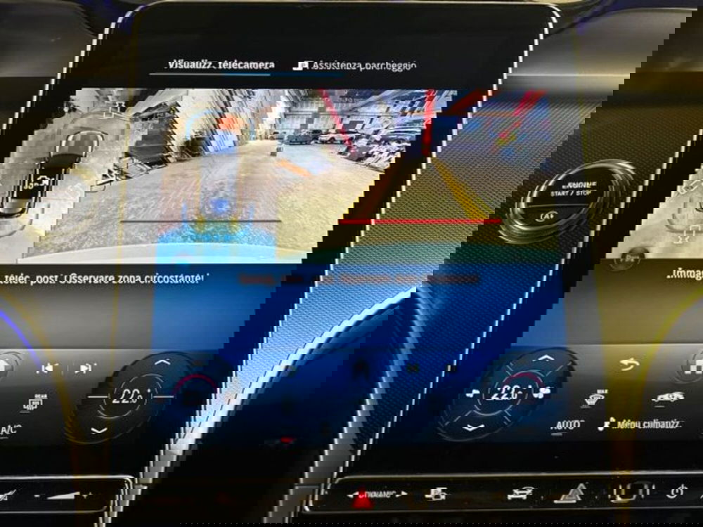 Mercedes-Benz GLC nuova a Bologna (12)