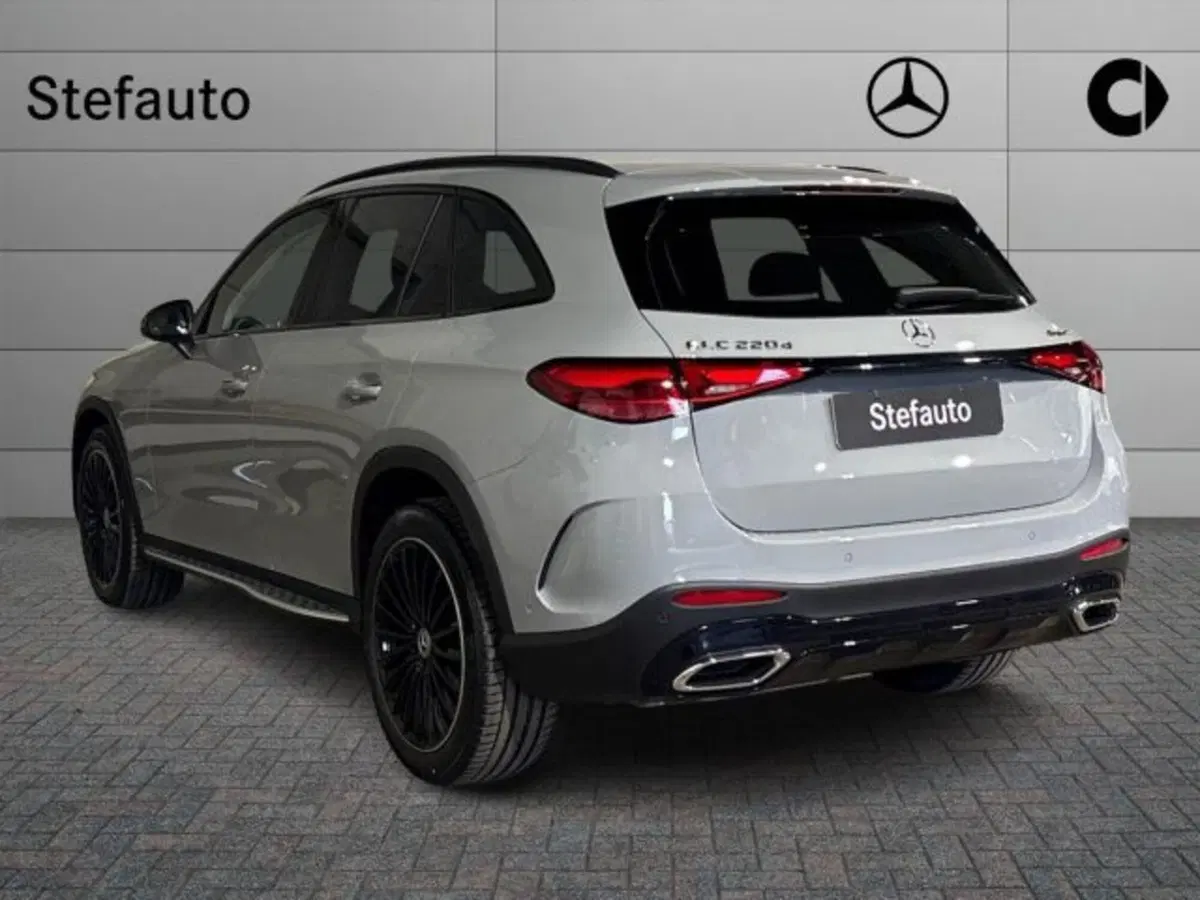 Mercedes-Benz GLC nuova a Bologna (5)
