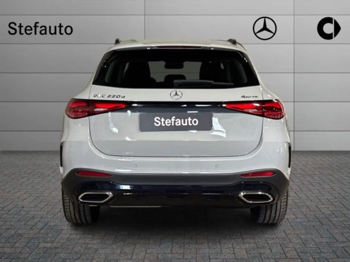 Mercedes-Benz GLC nuova a Bologna (6)