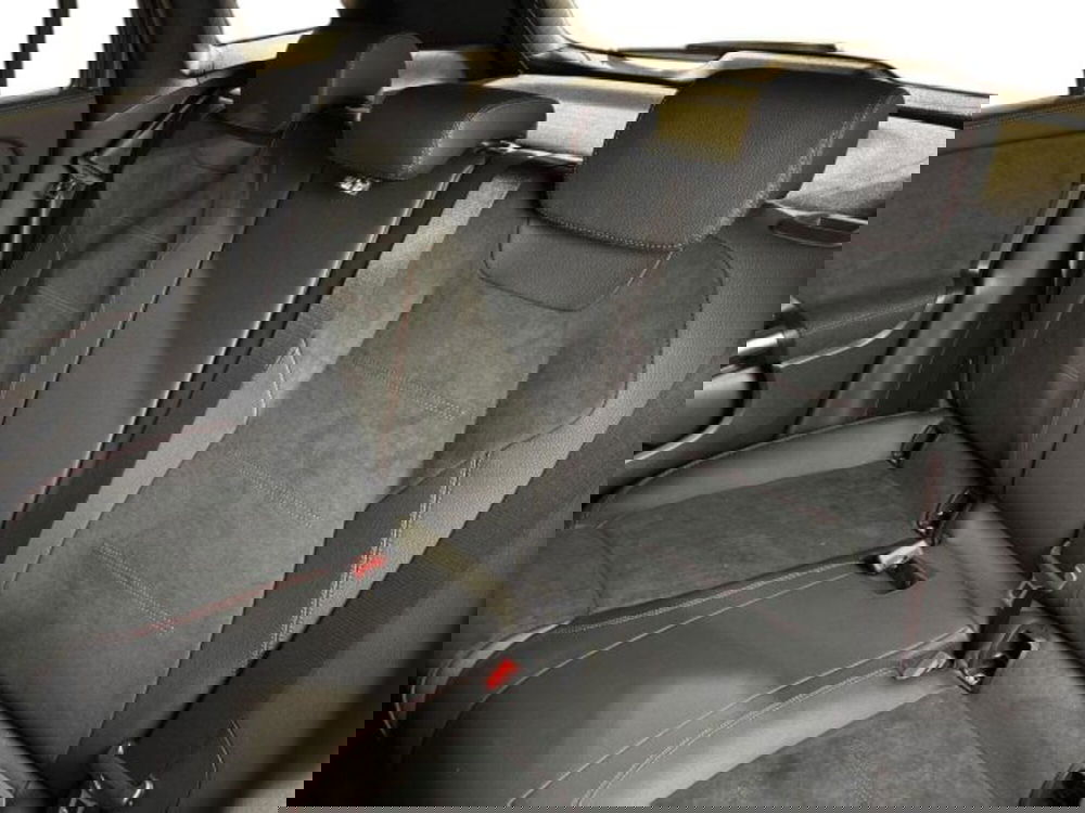 Mercedes-Benz GLA SUV nuova a Bologna (9)