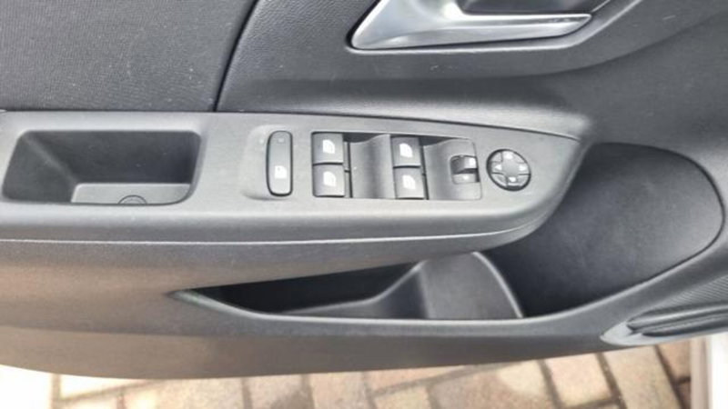 Opel Corsa usata a Savona (9)