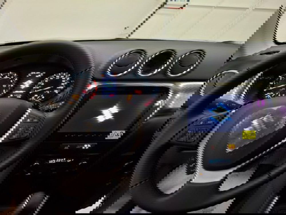 Suzuki Vitara nuova a Reggio Emilia (10)