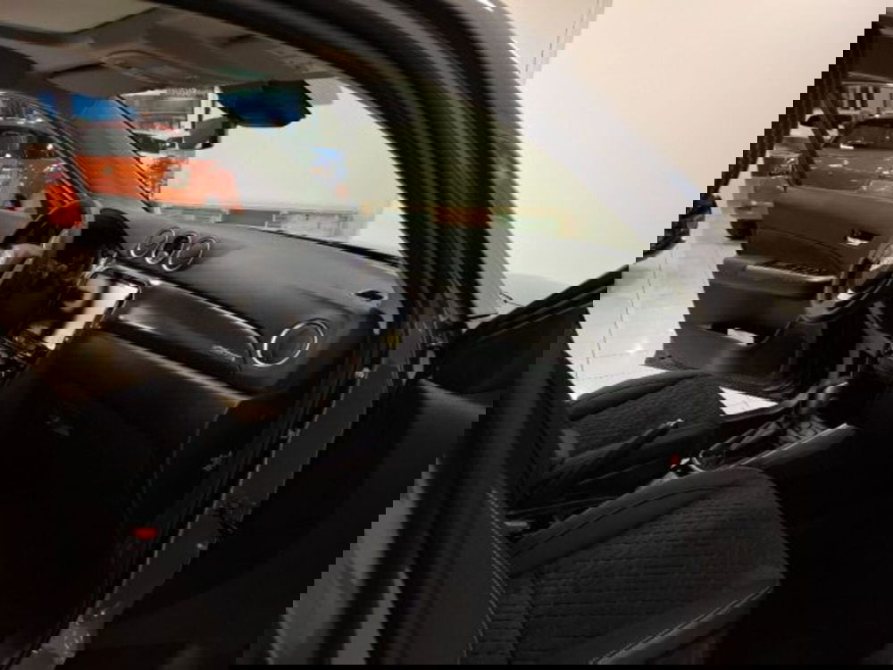 Suzuki Vitara nuova a Reggio Emilia (19)
