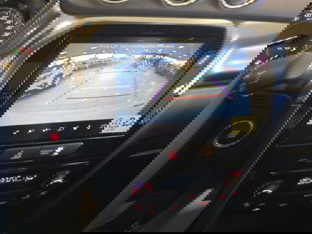 Suzuki Vitara nuova a Reggio Emilia (15)