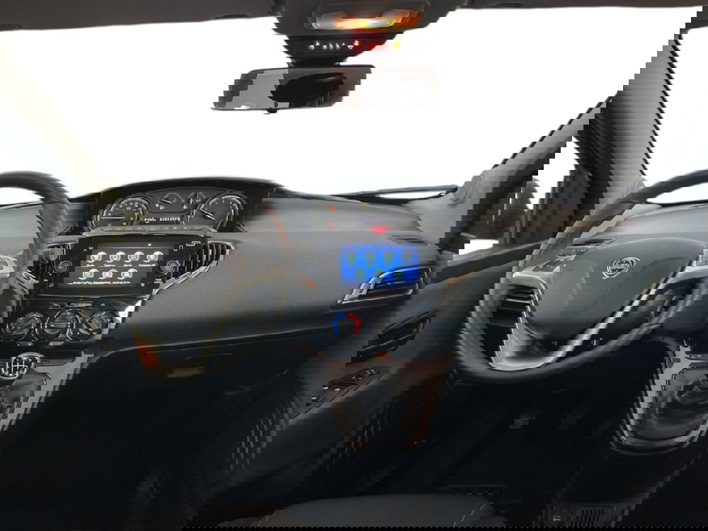 Lancia Ypsilon usata a Torino (10)