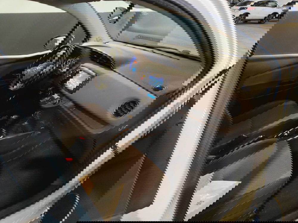 Toyota Yaris usata a Milano (11)