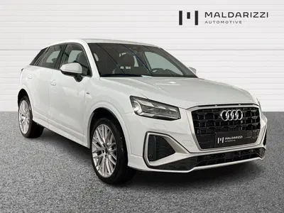 Audi Q2 35 2.0 tdi S line edition s-tronic del 2025 usata a Bari