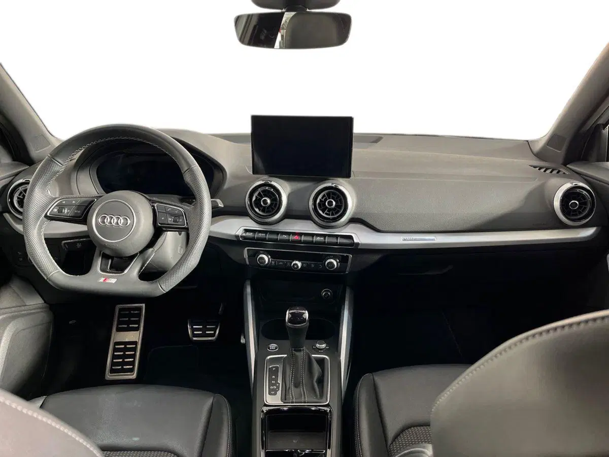 Audi Q2 usata a Bari (8)