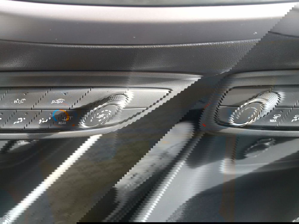 Opel Crossland usata a Taranto (12)