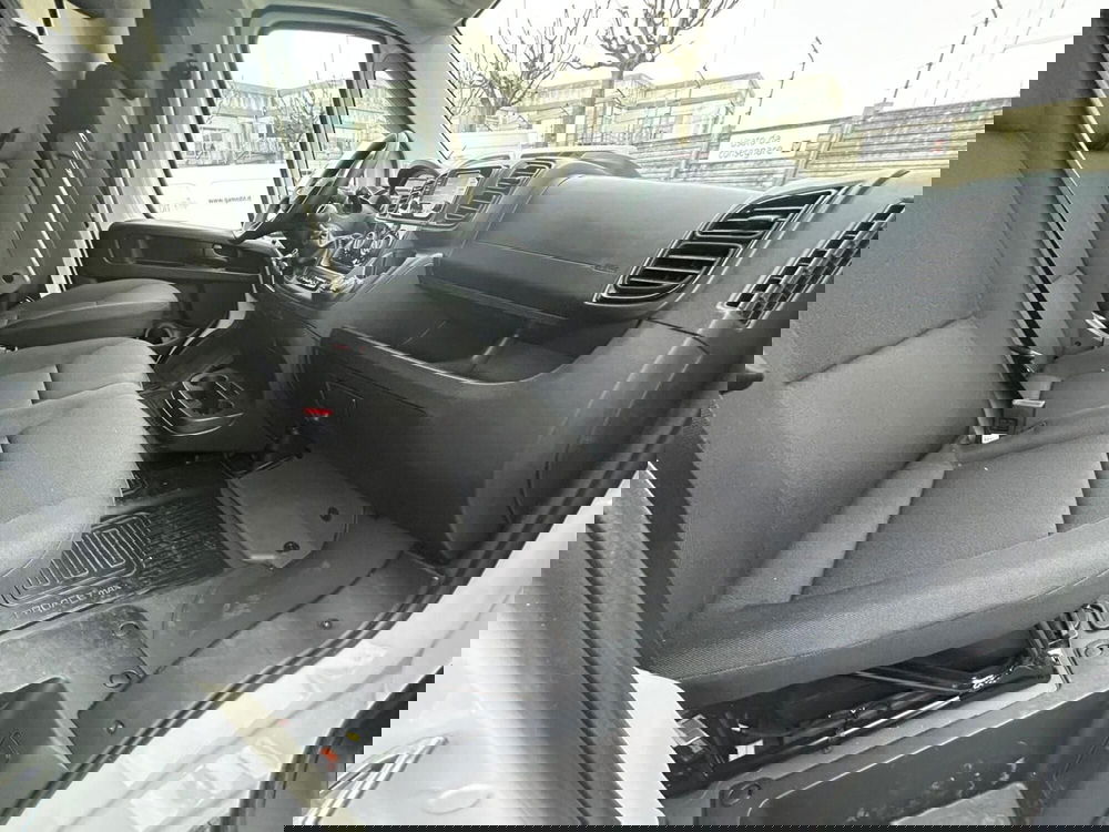 Toyota Proace Max Furgone nuova a Bergamo (6)