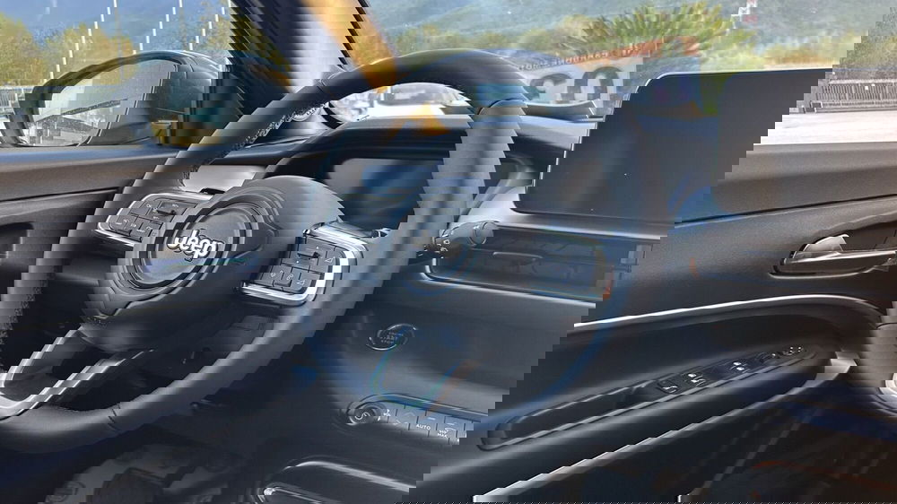 Jeep Avenger nuova a Benevento (19)