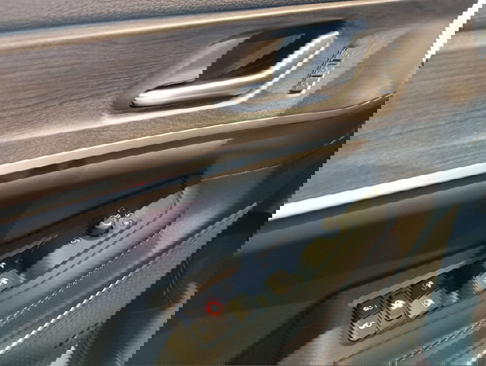 Jeep Grand Cherokee nuova a Macerata (10)