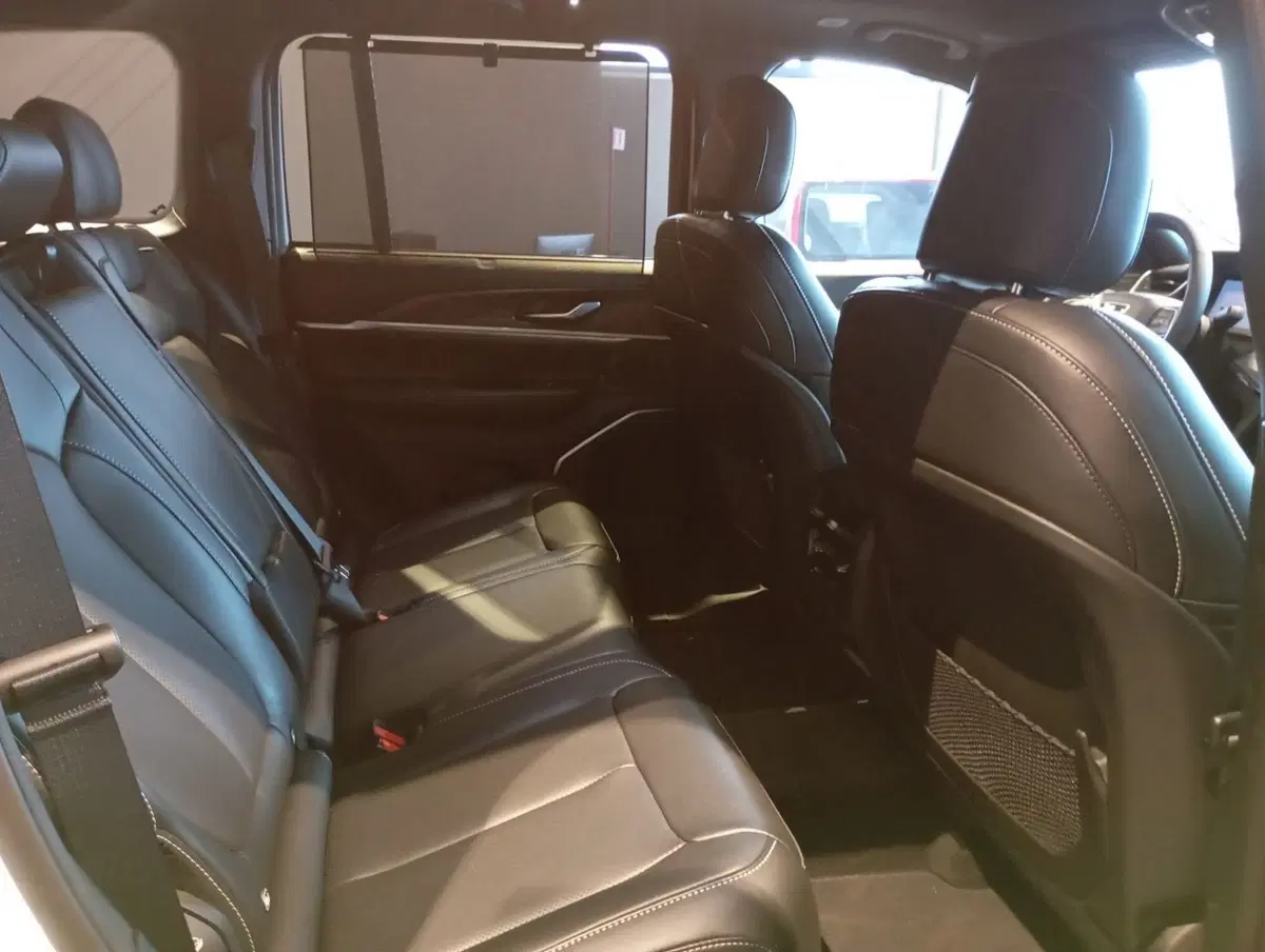 Jeep Grand Cherokee nuova a Macerata (11)
