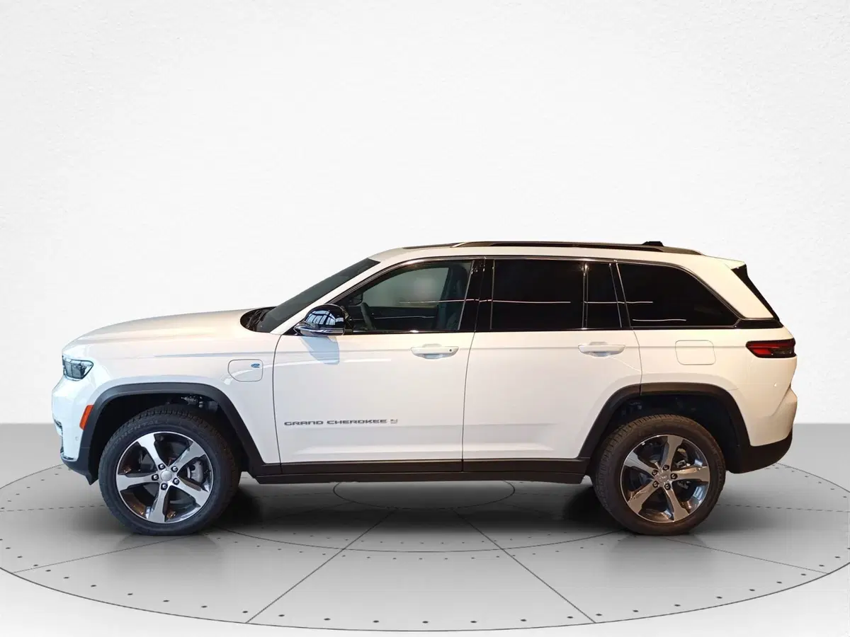 Jeep Grand Cherokee nuova a Macerata (2)