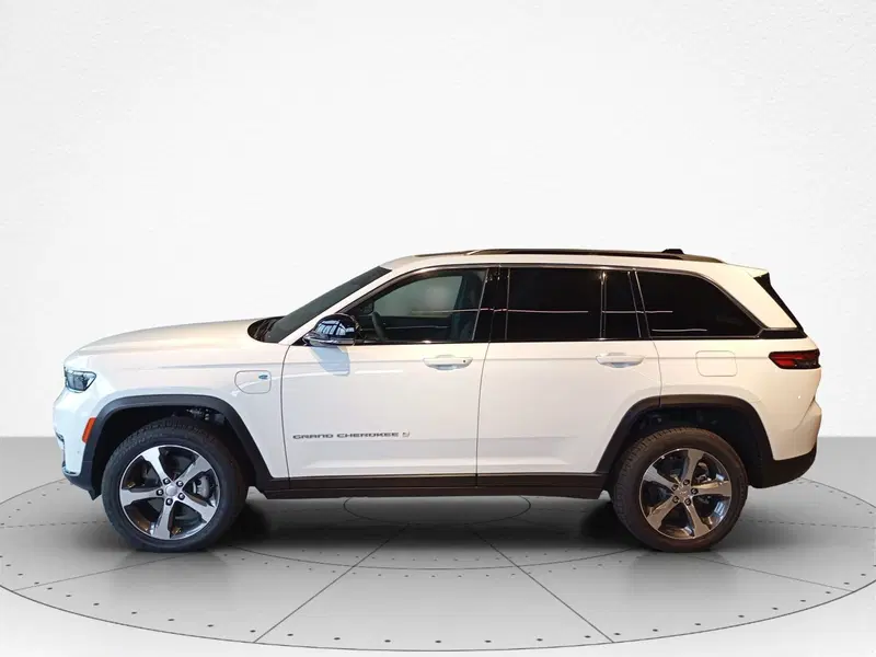 Jeep Grand Cherokee nuova a Macerata (2)