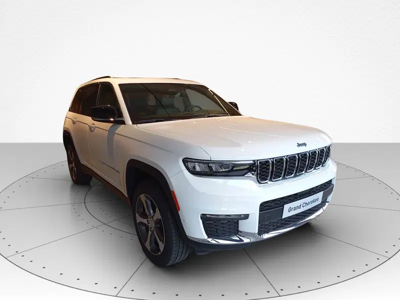 Jeep Grand Cherokee nuova a Macerata (5)