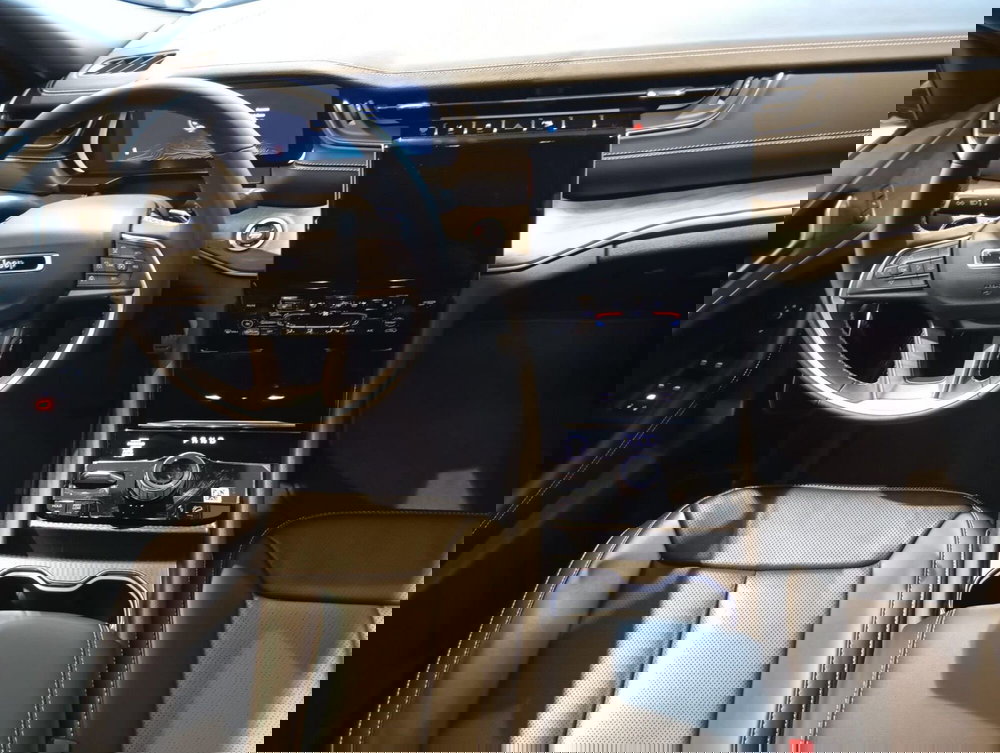 Jeep Grand Cherokee nuova a Macerata (7)