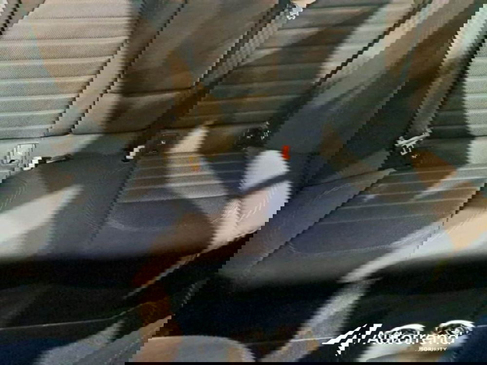 Alfa Romeo Stelvio usata a Bari (12)