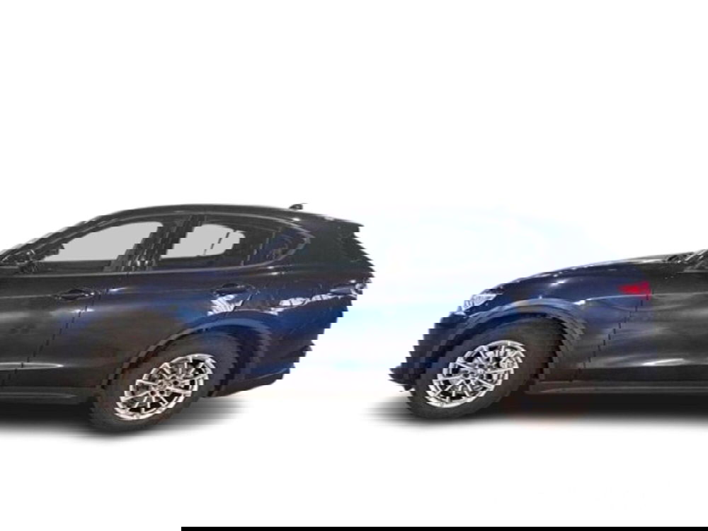 Alfa Romeo Stelvio usata a Bari (4)