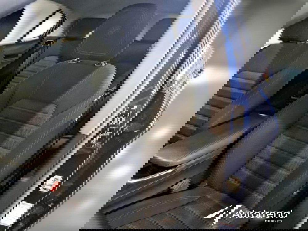 Alfa Romeo Stelvio usata a Bari (6)