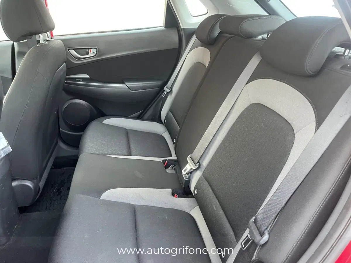 Hyundai Kona usata a Modena (13)