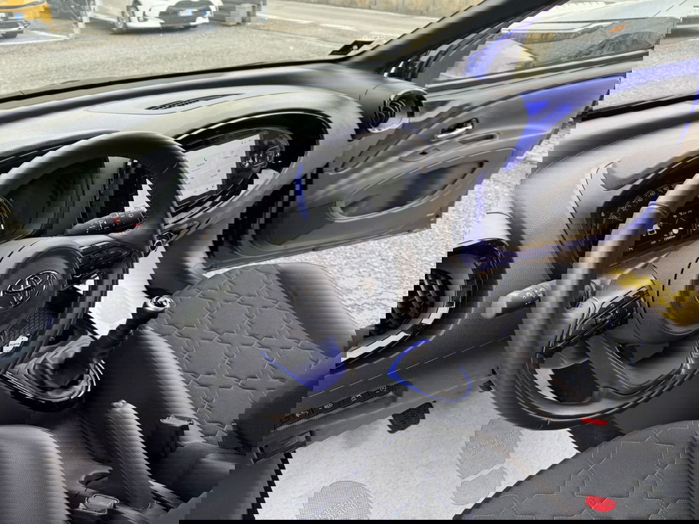 Toyota Aygo X usata a Como (9)