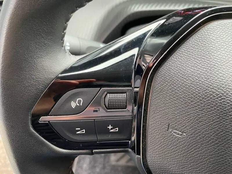 Peugeot 208 usata a Torino (12)
