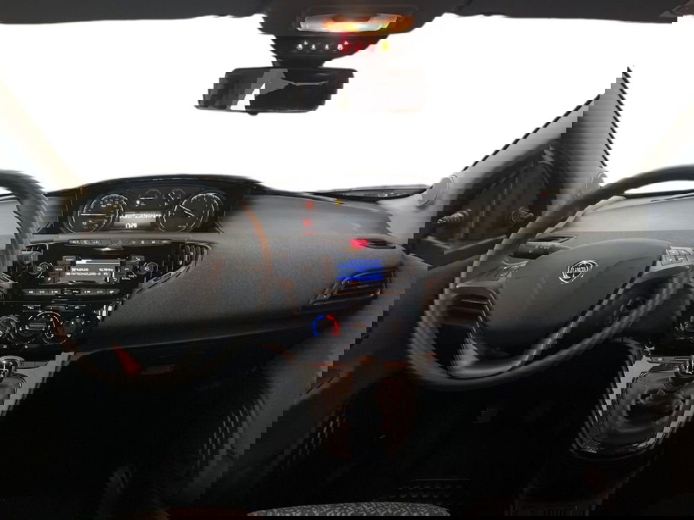 Lancia Ypsilon usata a Torino (10)