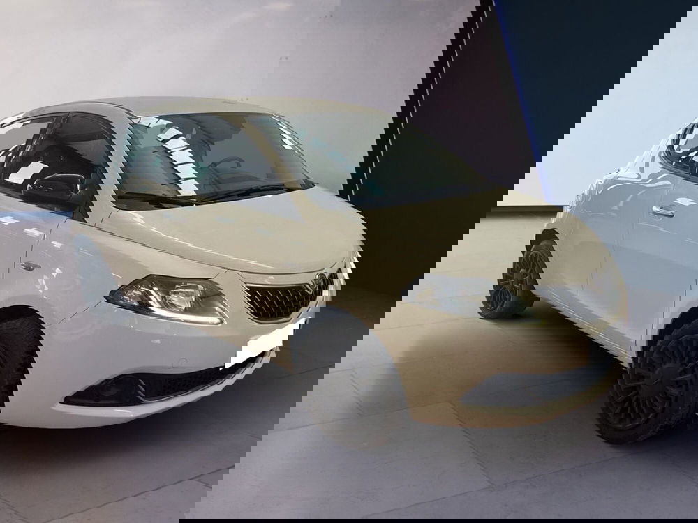 Lancia Ypsilon usata a Torino (2)