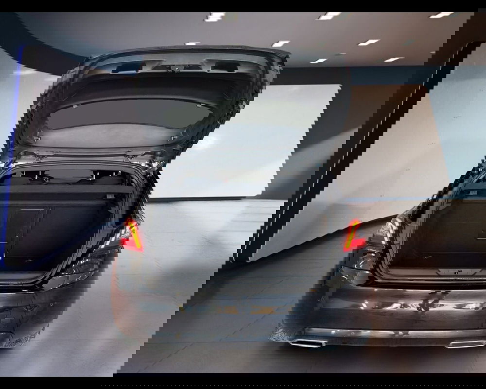 Peugeot 308 Tre Volumi usata a Torino (13)