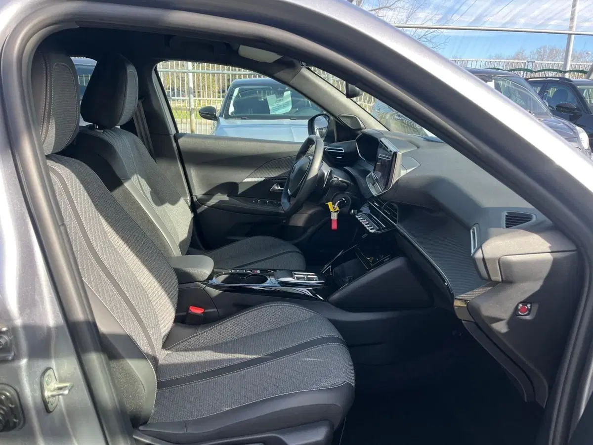 Peugeot 2008 usata a Milano (14)