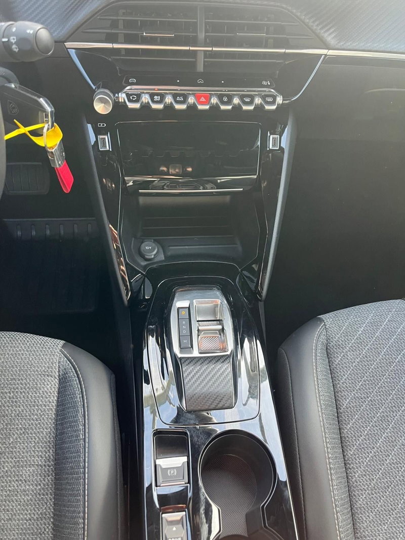 Peugeot 2008 usata a Milano (19)