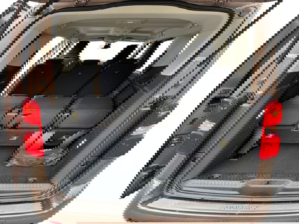 Toyota Proace Verso usata a Modena (17)