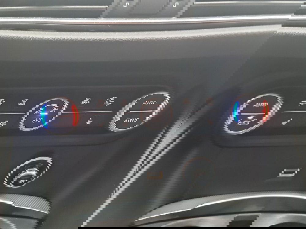 Alfa Romeo Stelvio usata a Bologna (16)