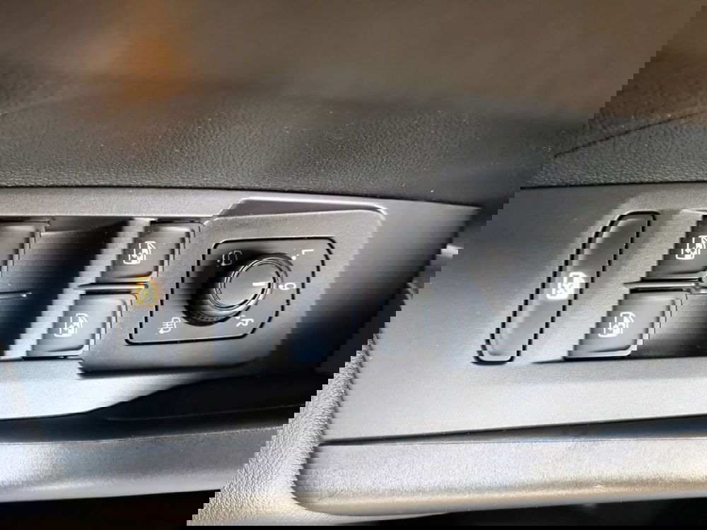 Volkswagen T-Cross usata a Livorno (12)