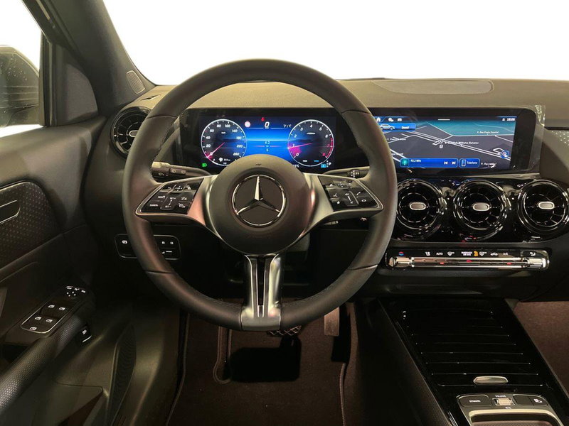 Mercedes-Benz GLA SUV nuova a Milano (11)