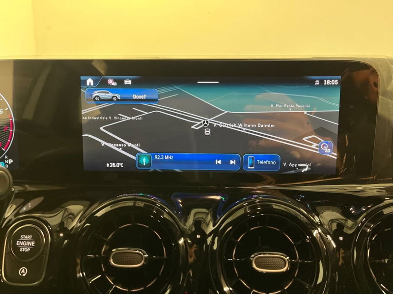 Mercedes-Benz GLA SUV nuova a Milano (12)