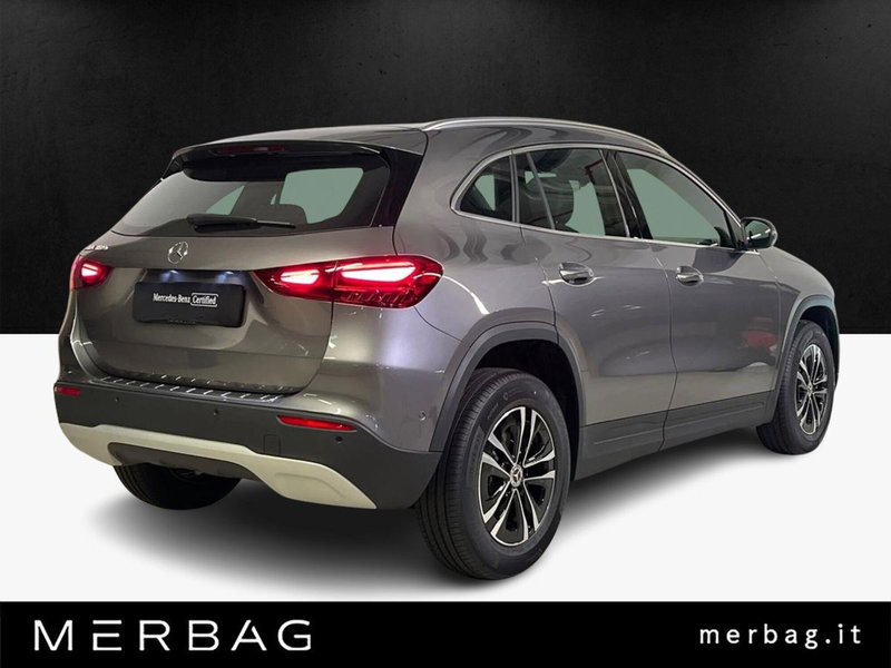 Mercedes-Benz GLA SUV nuova a Milano (2)