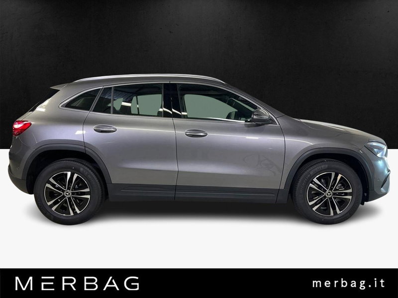 Mercedes-Benz GLA SUV nuova a Milano (5)