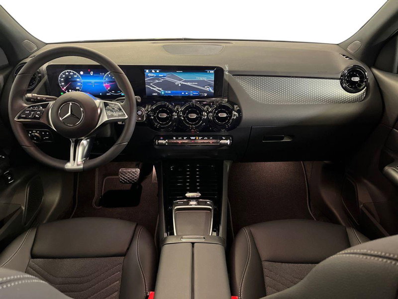 Mercedes-Benz GLA SUV nuova a Milano (9)